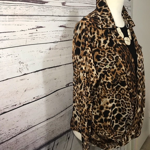 Event leopard wrap top - Picture 2 of 8